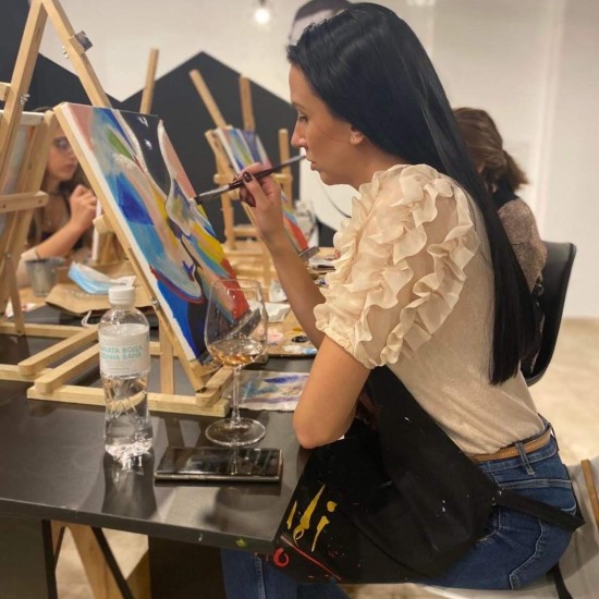 Painting and wine in Plovdiv | Makaroon.bg