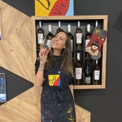 Арт Терапия: Рисуване на по чаша вино