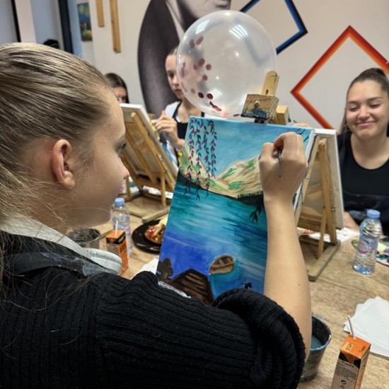 Цветни емоции и артистични момент с Рисуване за деца от Makaroon