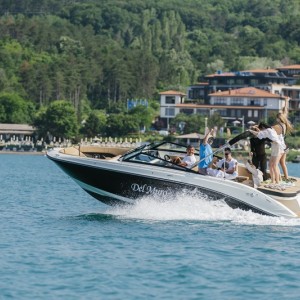 На среща с морето: 2-часов тур с моторна лодка Del Muro за до 10 души край Созопол На среща с морето: 2-часов тур с моторна лодка Del Muro за до 10 души край Созопол