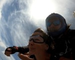 Опознайте красотата на свободния полет с Тандемен скок с парашут от 3000 м от летище Ерден от Makaroon Опознайте красотата на свободния полет с Тандемен скок с парашут от 3000 м от летище Ерден от Makaroon