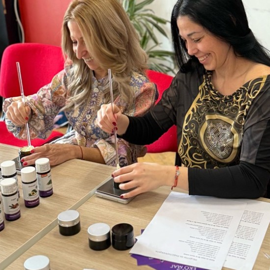 Създайте свой собствен продукт от натурална козметика в една вдъхновяваща работилница от Makaroon Създайте свой собствен продукт от натурална козметика в една вдъхновяваща работилница от Makaroon