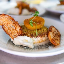 Ваучер за вечеря за двама на стойност 70 € в ресторант Élan Bar Restaurant, гр. Варна