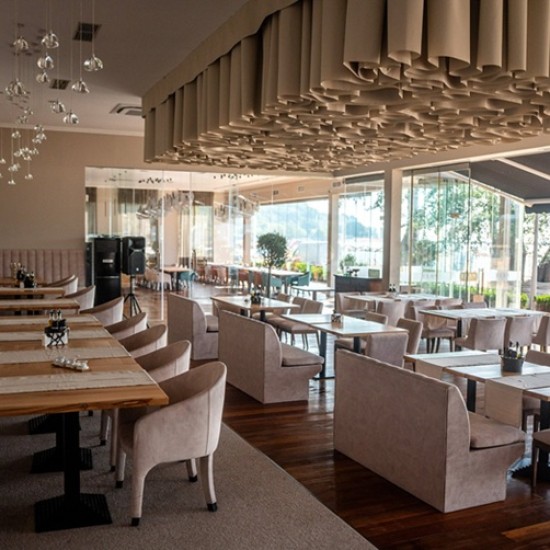 Насладете се на невероятната комбинация от стил и вкус с Ваучер за консумация за двама в Élan Bar Restaurant, гр. Варна от Makaroon