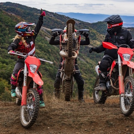 В обятията на планината с Офроуд разходка с ендуро мотор до връх Мургаш от Makaroon В обятията на планината с Офроуд разходка с ендуро мотор до връх Мургаш от Makaroon