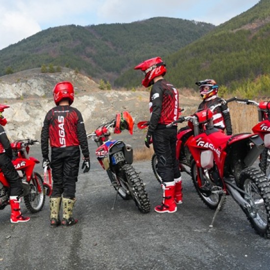 В обятията на планината с Офроуд разходка с ендуро мотор до връх Мургаш от Makaroon В обятията на планината с Офроуд разходка с ендуро мотор до връх Мургаш от Makaroon
