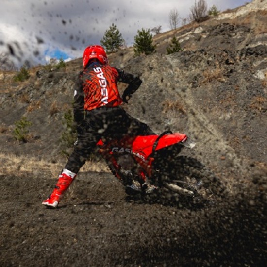 В обятията на планината с Офроуд разходка с ендуро мотор до връх Мургаш от Makaroon В обятията на планината с Офроуд разходка с ендуро мотор до връх Мургаш от Makaroon