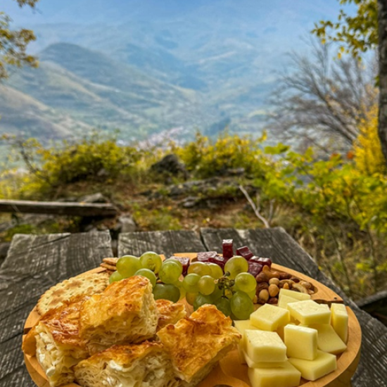 Потопете си в атмосферата на Чипровския Балкан с офроуд тур с джип + обяд и посещение на килимарска работилница и пивоварна от Makaroon Потопете си в атмосферата на Чипровския Балкан с офроуд тур с джип + обяд и посещение на килимарска работилница и пивоварна от Makaroon