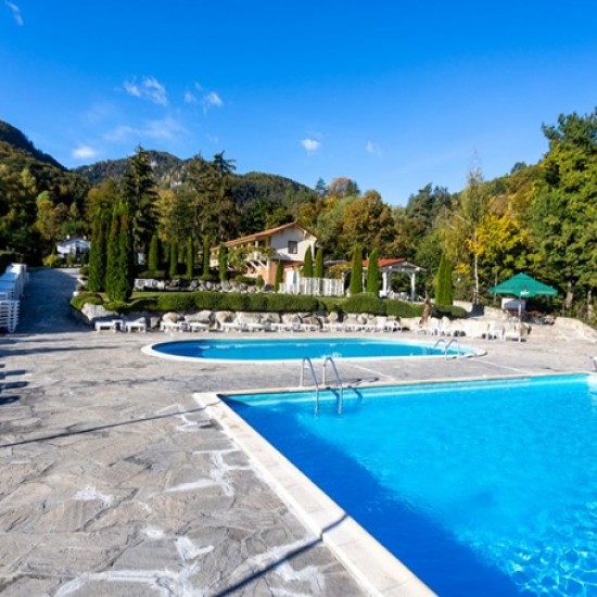 Подарете си ден, изпълнен с адреналин и почивка с Разходка с АТВ и спа релакс в хотелски комплекс „Езерото“ от Makaroon Подарете си ден, изпълнен с адреналин и почивка с Разходка с АТВ и спа релакс в хотелски комплекс „Езерото“ от Makaroon