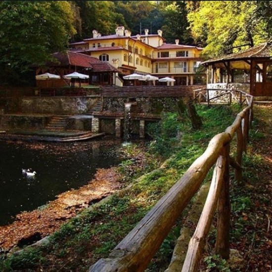 Подарете си ден, изпълнен с адреналин и почивка с Разходка с АТВ и спа релакс в хотелски комплекс „Езерото“ от Makaroon Подарете си ден, изпълнен с адреналин и почивка с Разходка с АТВ и спа релакс в хотелски комплекс „Езерото“ от Makaroon