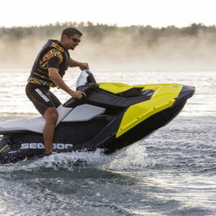 Водно забавление: Джет под наем на яз. Искър