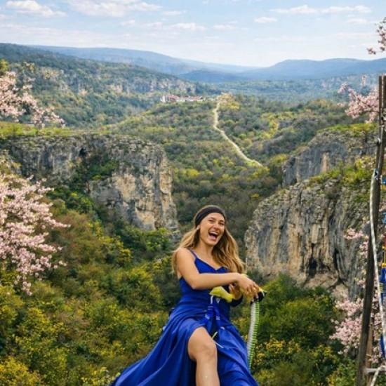 Подарете си едно екстремно и вълнуващо преживяване със Скок с бънджи или пандюл от пещера Проходна от Makaroon