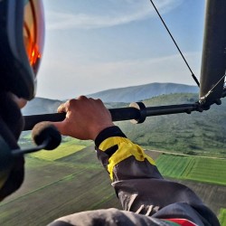 Полет с мотоделтапланер край София 