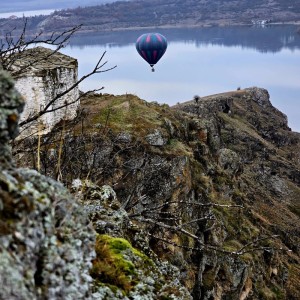 Свободен полет с балон + чаша пенливо вино над яз. Пчелина