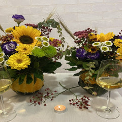 Flora-Art: Floristry with a glass of wine