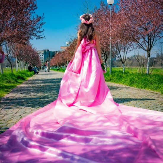 Сбъднете мечтата на Вашата малка принцеса с Фотосесия Flying dress Little princess в Пловдив от Makaroon