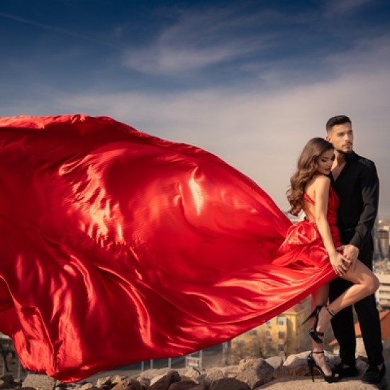 Споделено преживяване с цялото семейство с Фотосесия Flying dress Family в Пловдив от Makaroon