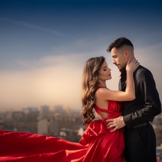 Споделено преживяване с цялото семейство с Фотосесия Flying dress Family в Пловдив от Makaroon