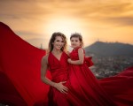 Споделено преживяване с цялото семейство с Фотосесия Flying dress Family в Пловдив от Makaroon