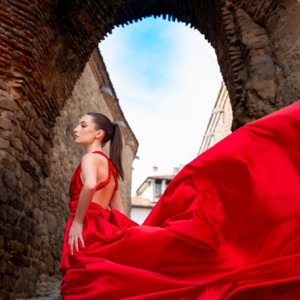 Фотосесия Flying dress Queen в Пловдив - Моментът на Кралицата