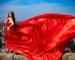Изживейте своя специален момент с фотосесия Flying dress Queen в Пловдив от Makaroon