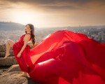 Изживейте своя специален момент с фотосесия Flying dress Queen в Пловдив от Makaroon