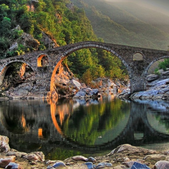 Чудесата на Родопите Ви очакват с 3 нощувки за двама в Златоград със закуски, спа и обиколка на забележителности от Makaroon Чудесата на Родопите Ви очакват с 3 нощувки за двама в Златоград със закуски, спа и обиколка на забележителности от Makaroon