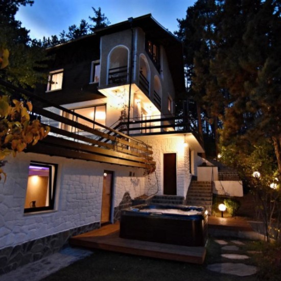 СПА Къща за гости за шест човека в алпийски стил - Велинград | Makaroon.bg