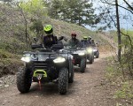 Впуснете се в едно щуро приключение с 2 часа тур с АТВ висок клас край с. Устина от Makaroon