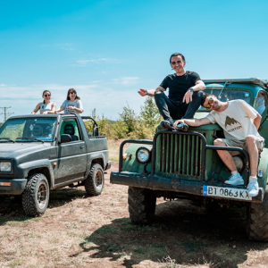 Сафари с 4х4 офроуд автобус край Велико Търново за 12 човека