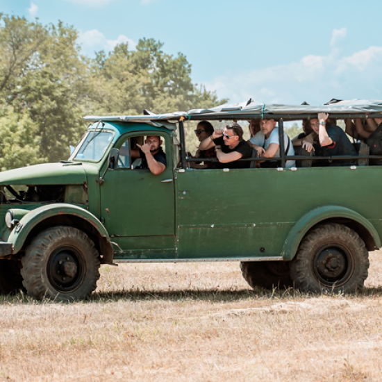 Сафари с 4х4 офроуд автобус край Велико Търново от Makaroon.bg