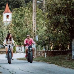Electric bike rental ride + picnic for two near the village of Ustina, Plovdiv