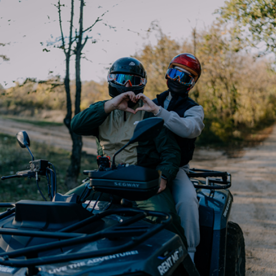 Подарете (си) едно хармонично преживяване сред природата с Конна езда и офроуд тур с АТВ край Велико Търново от Makaroon