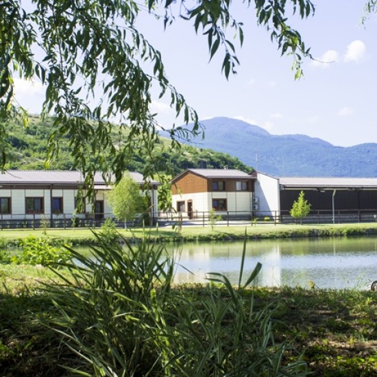 Почивка, пълна с приключения - подарете си нощувка и офроуд разходка в района на Пловдив от Makaroon