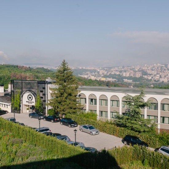 Почивка, пълна с прикючения - подарете си нощувка и офроуд разходка в района на Велико Търново от Makaroon