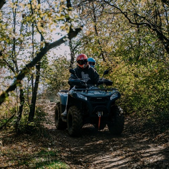 Почивка, пълна с прикючения - подарете си нощувка и офроуд разходка в района на Велико Търново от Makaroon