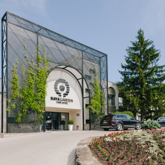 Почивка, пълна с прикючения - подарете си нощувка и офроуд разходка в района на Велико Търново от Makaroon