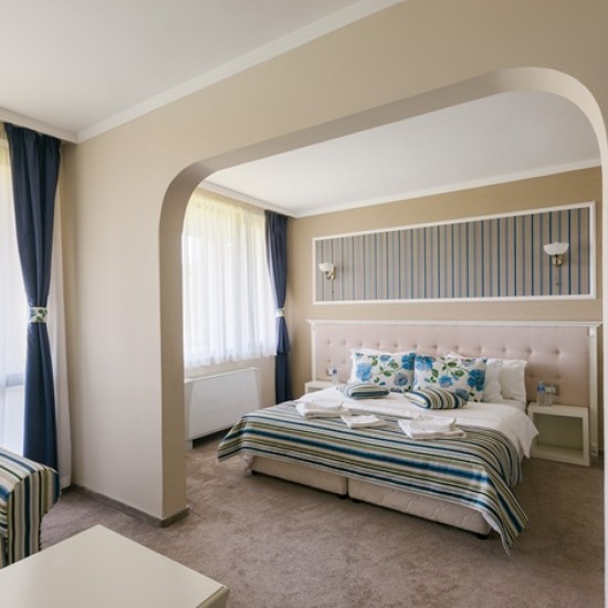 Почивка, пълна с прикючения - подарете си нощувка и офроуд разходка в района на Велико Търново от Makaroon