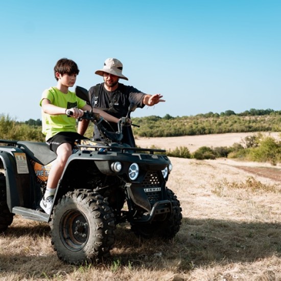 Офроуд приключение с „Урок по каране на АТВ или бъги за деца около Велико Търново“ от Makaroon
