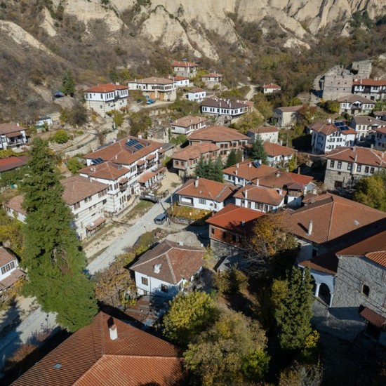 Нощувка за двама в Мелник с включени вечеря и закуска, релакс зона и вход за музея на виното от Макароон