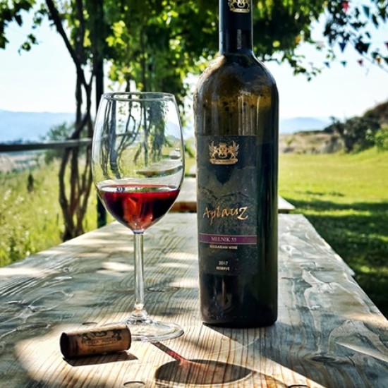 Организирайте си едно пълноценно бягство за двама с Кино и Вино в Мелник - 2 нощувки + дегустация и турове от Makaroon