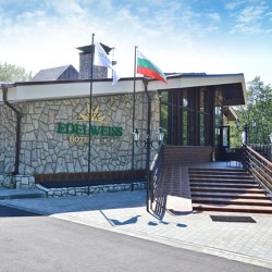 Нощувка за двама в двойна стая с тераса със закуска и релакс зона в Хотел Еделвайс на връх Бузлуджа до гр. Казанлък
