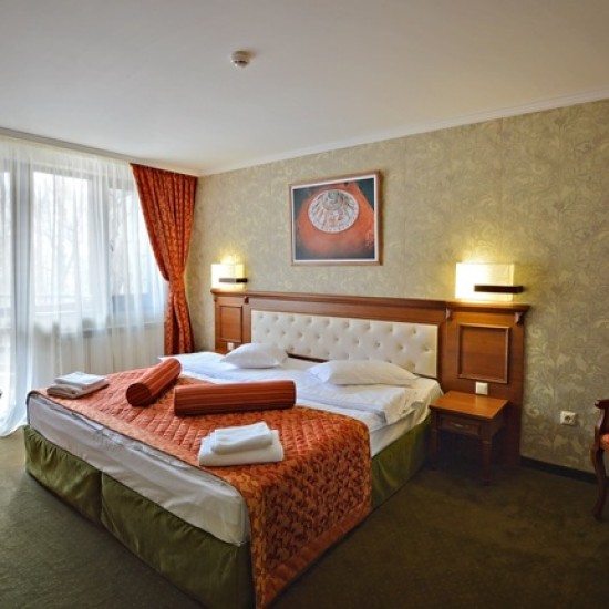 Семейна почивка в истински дом на културата с Нощувка за до 4 души в семеен апартамент в Хотел Еделвайс на връх Бузлуджа от Makaroon Семейна почивка в истински дом на културата с Нощувка за до 4 души в семеен апартамент в Хотел Еделвайс на връх Бузлуджа от Makaroon