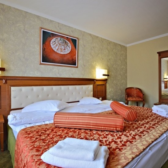 Семейна почивка в истински дом на културата с Нощувка за до 4 души в семеен апартамент в Хотел Еделвайс на връх Бузлуджа от Makaroon Семейна почивка в истински дом на културата с Нощувка за до 4 души в семеен апартамент в Хотел Еделвайс на връх Бузлуджа от Makaroon