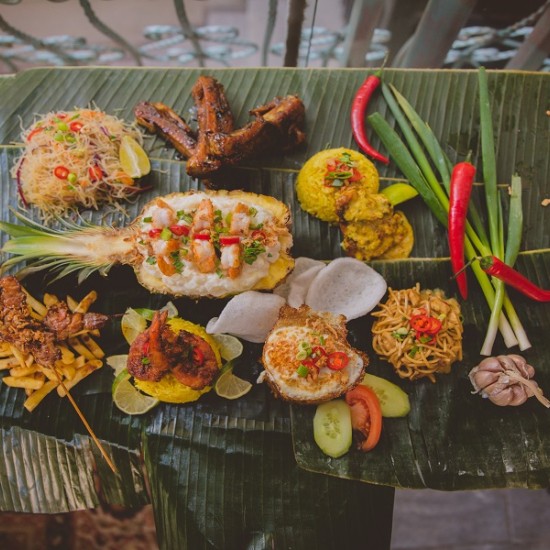 Индонезийска кухня: Дегустация на седемстепенно меню за двама - Всички Артикули - 80.00 | Makaroon.bg Индонезийска кухня: Дегустация на седемстепенно меню за двама | Makaroon.bg