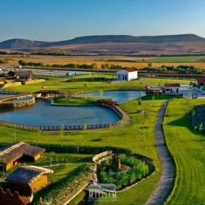 Нощувка в Исторически парк край Варна и туристическа обиколка с екскурзовод на с. Неофит Рилски 