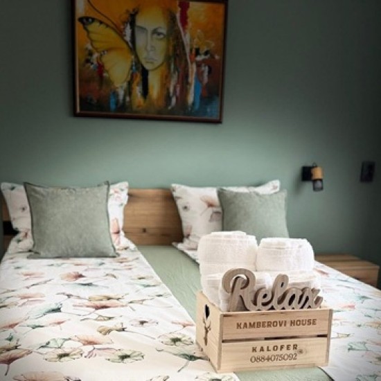 Почивка сред уют и планински гледки в самостоятелна къща за гости Камберови, гр. Калофер от Makaroon