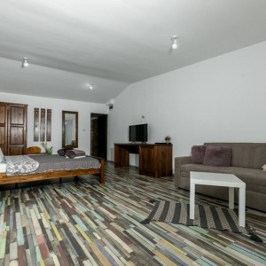 2 нощувки за двама в двойна стая + ползване на минерален басейн в комплекс Варвара, с. Варвара, област Пазарджик 2 нощувки за двама в двойна стая + ползване на минерален басейн в комплекс Варвара, с. Варвара, област Пазарджик