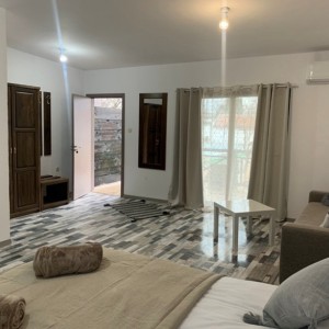 2 нощувки за двама + 2 деца с ползване на минерален басейн и аквапарк в комплекс Варвара, с. Варвара, област Пазарджик 2 нощувки за двама + 2 деца с ползване на минерален басейн и аквапарк в комплекс Варвара, с. Варвара, област Пазарджик