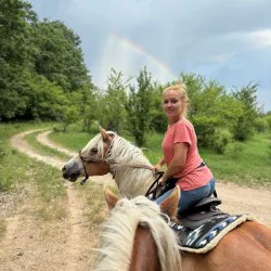 Конна езда в необятната природа на Стара планина и с. Кърнаре Конна езда в необятната природа на Стара планина и с. Кърнаре